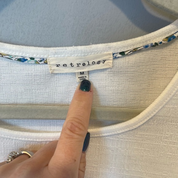 Spring blouse - Picture 3 of 3